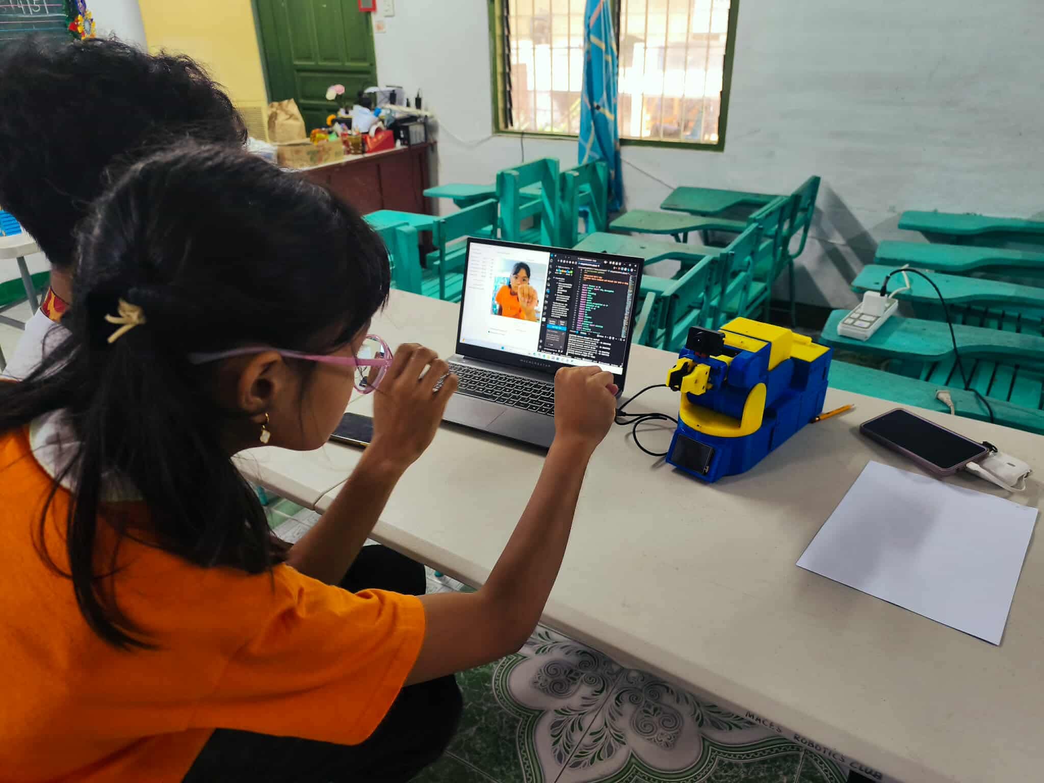 Filipino Student Innovator Builds AI Robot That Gives Sign Language a Voice, Wins International Award — photo 3