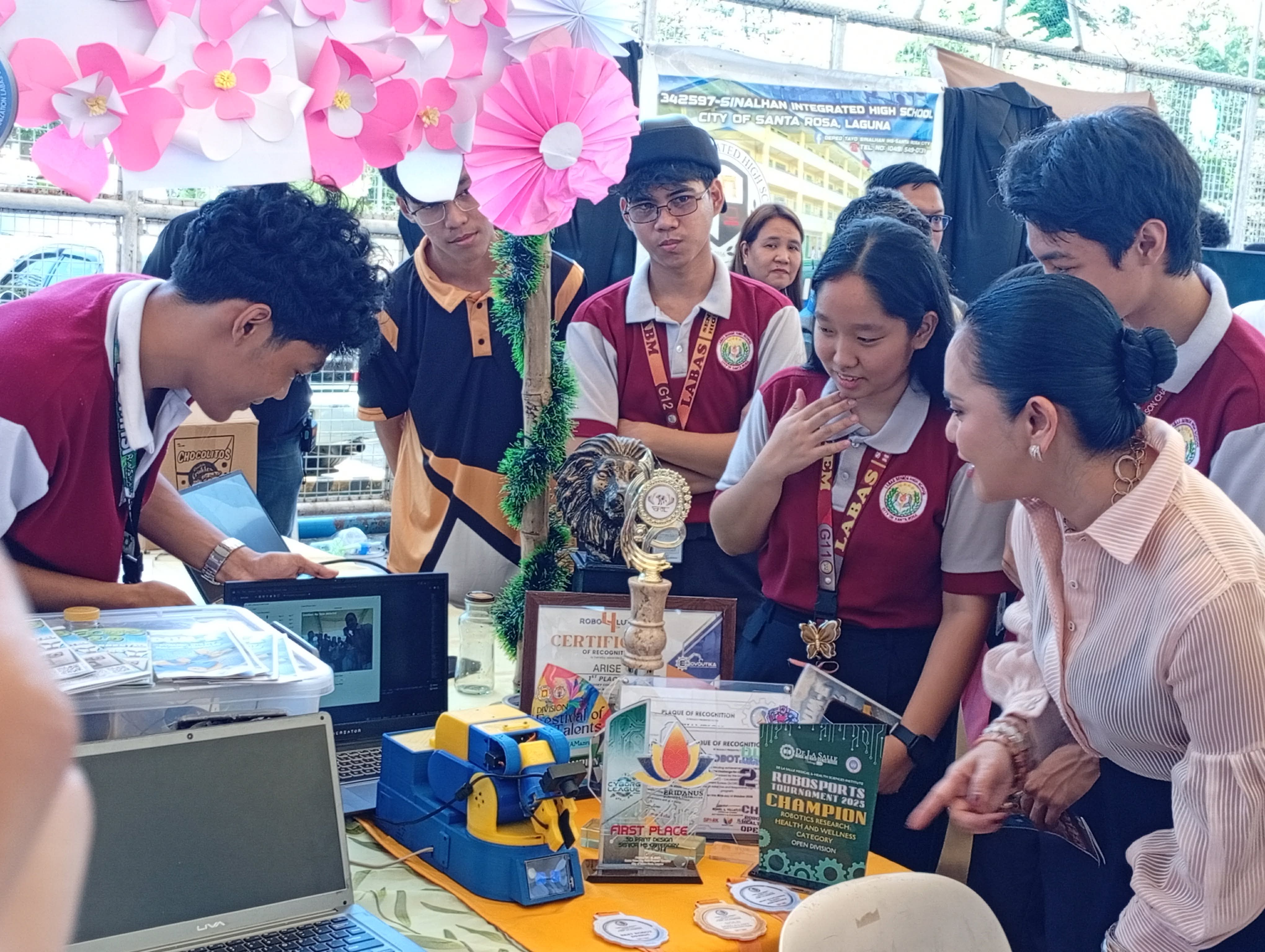 Filipino Student Innovator Builds AI Robot That Gives Sign Language a Voice, Wins International Award — photo 4