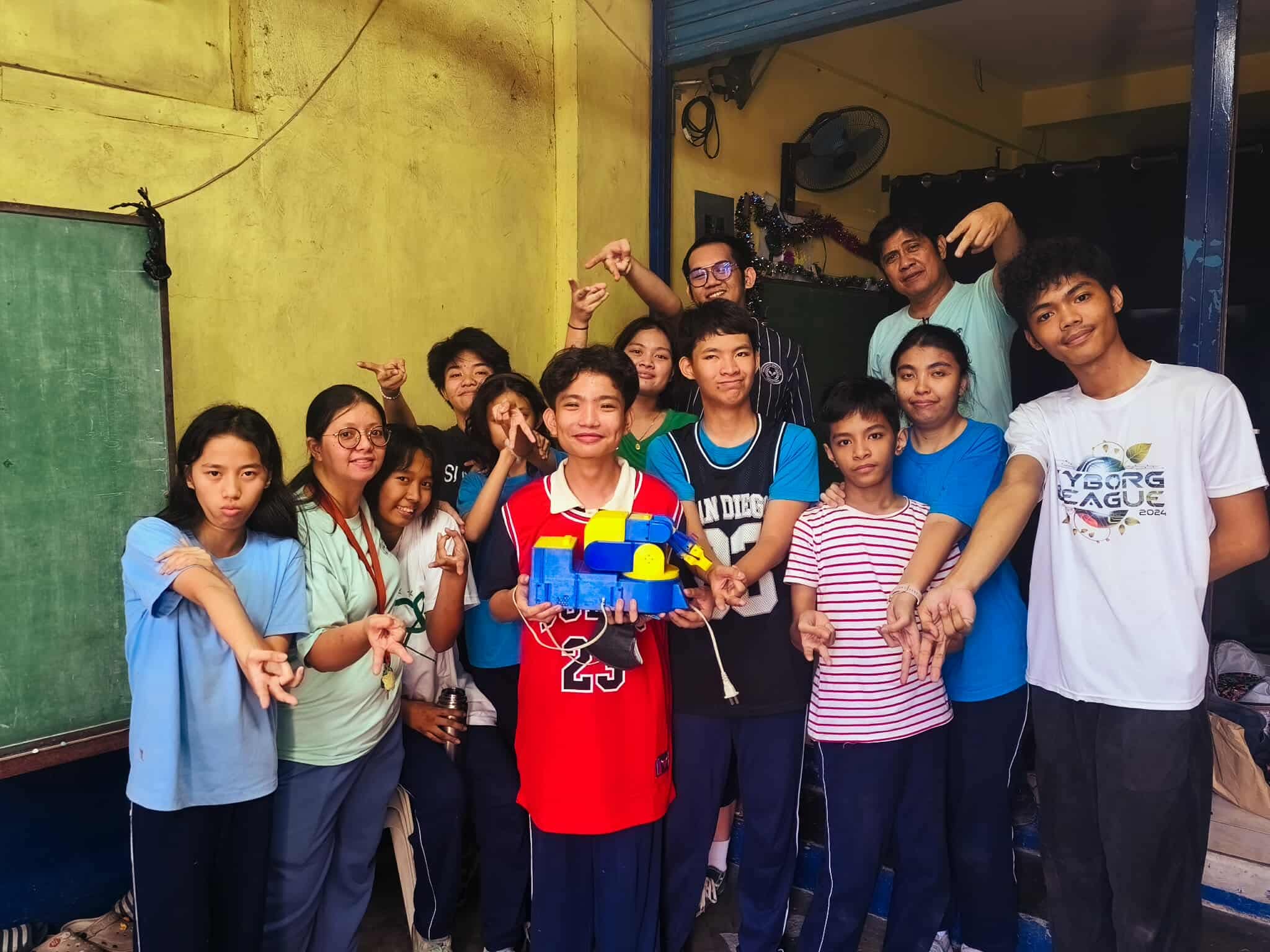 Filipino Student Innovator Builds AI Robot That Gives Sign Language a Voice, Wins International Award — photo 8