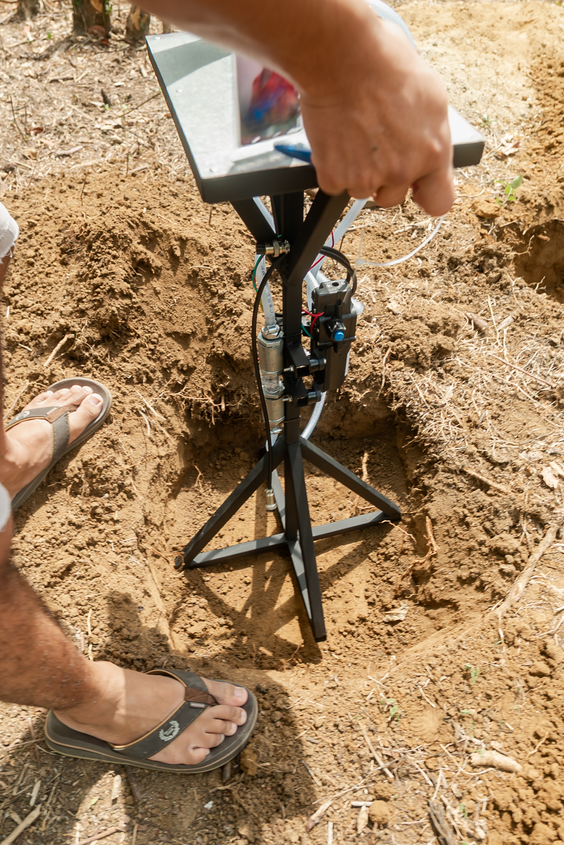 CAN YOU STOP A LANDSLIDE BEFORE IT STARTS? Student researchers invent soil stabilization system — photo 9