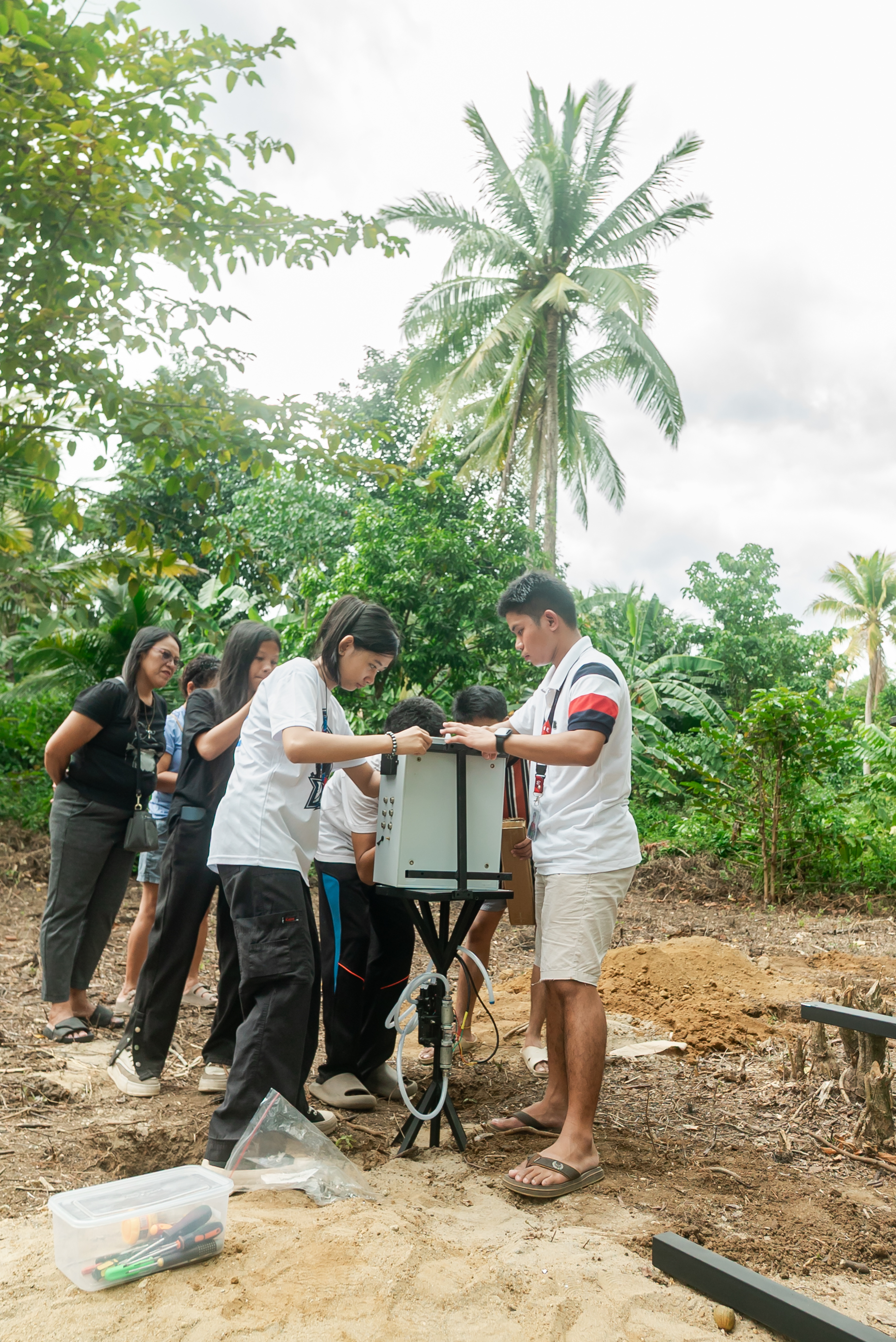CAN YOU STOP A LANDSLIDE BEFORE IT STARTS? Student researchers invent soil stabilization system — photo 17
