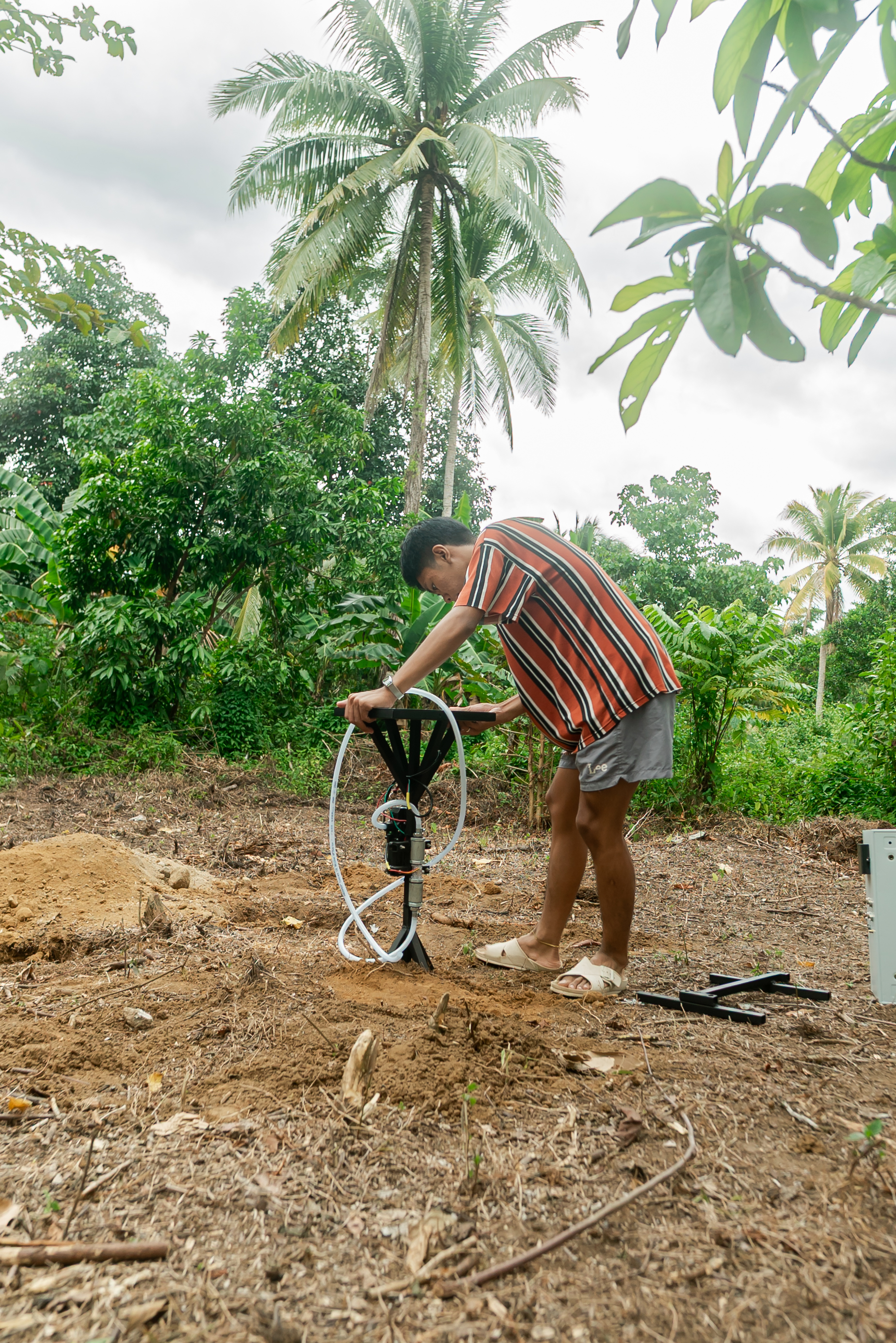CAN YOU STOP A LANDSLIDE BEFORE IT STARTS? Student researchers invent soil stabilization system — photo 26